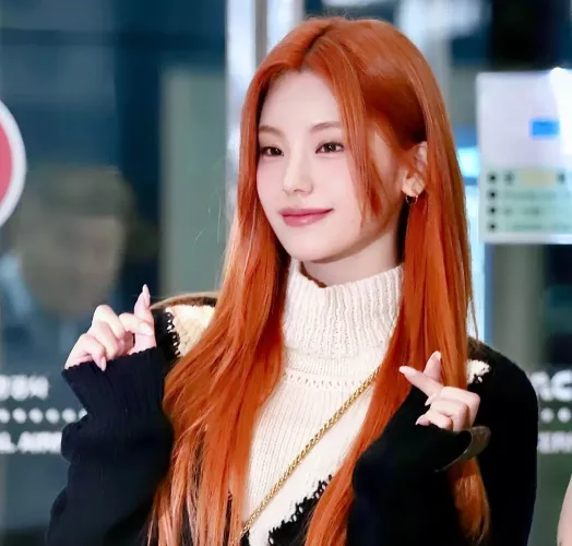 Hwang Yeji by BusyFlower9