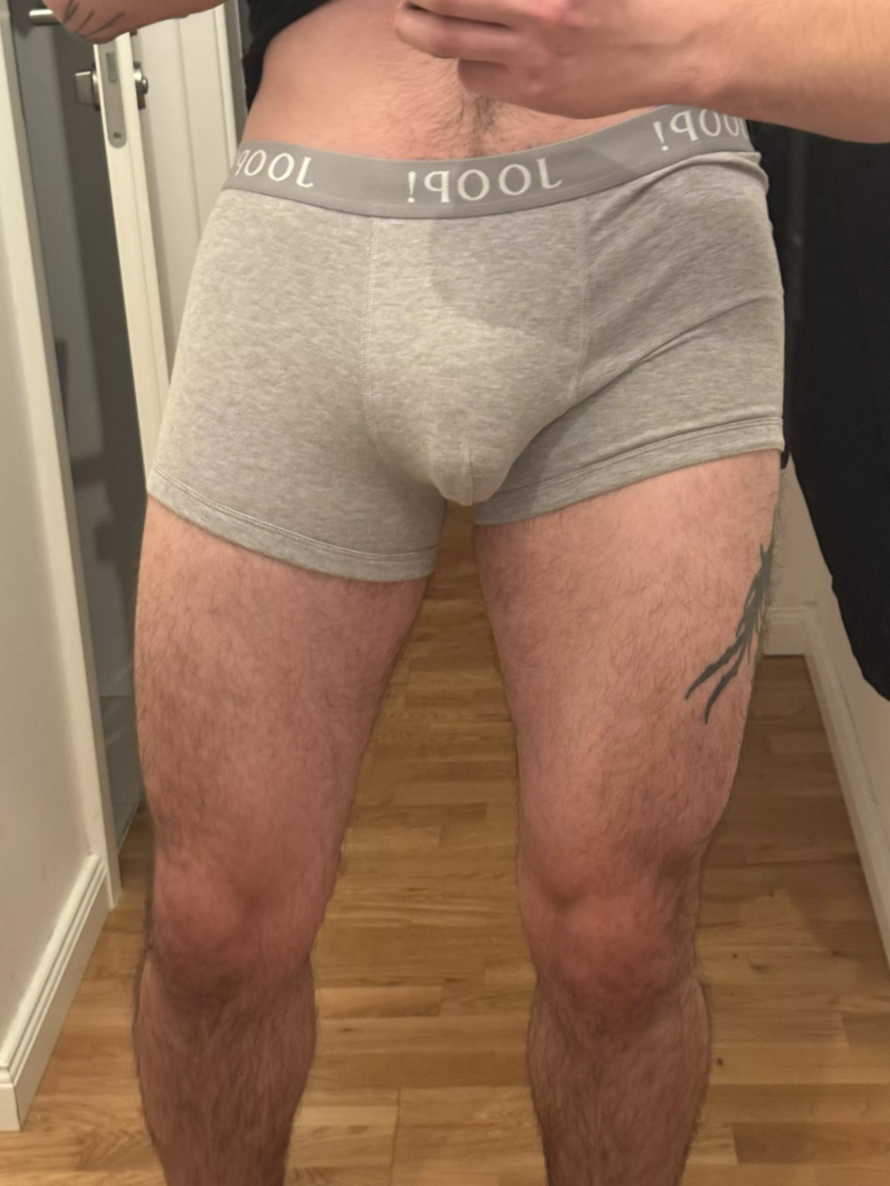 i am your new straight roommate posted by ComfortableFinger599