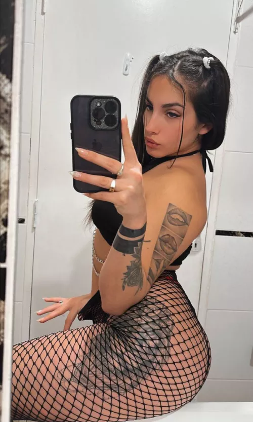 I hope sending nudes to random dudes is not a bad thing by PastBrowsing