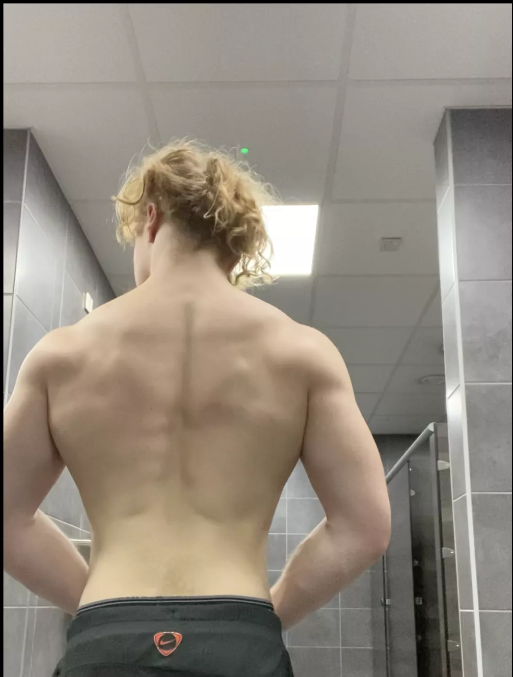 I love my back so much, do you?😘 posted by v_joker