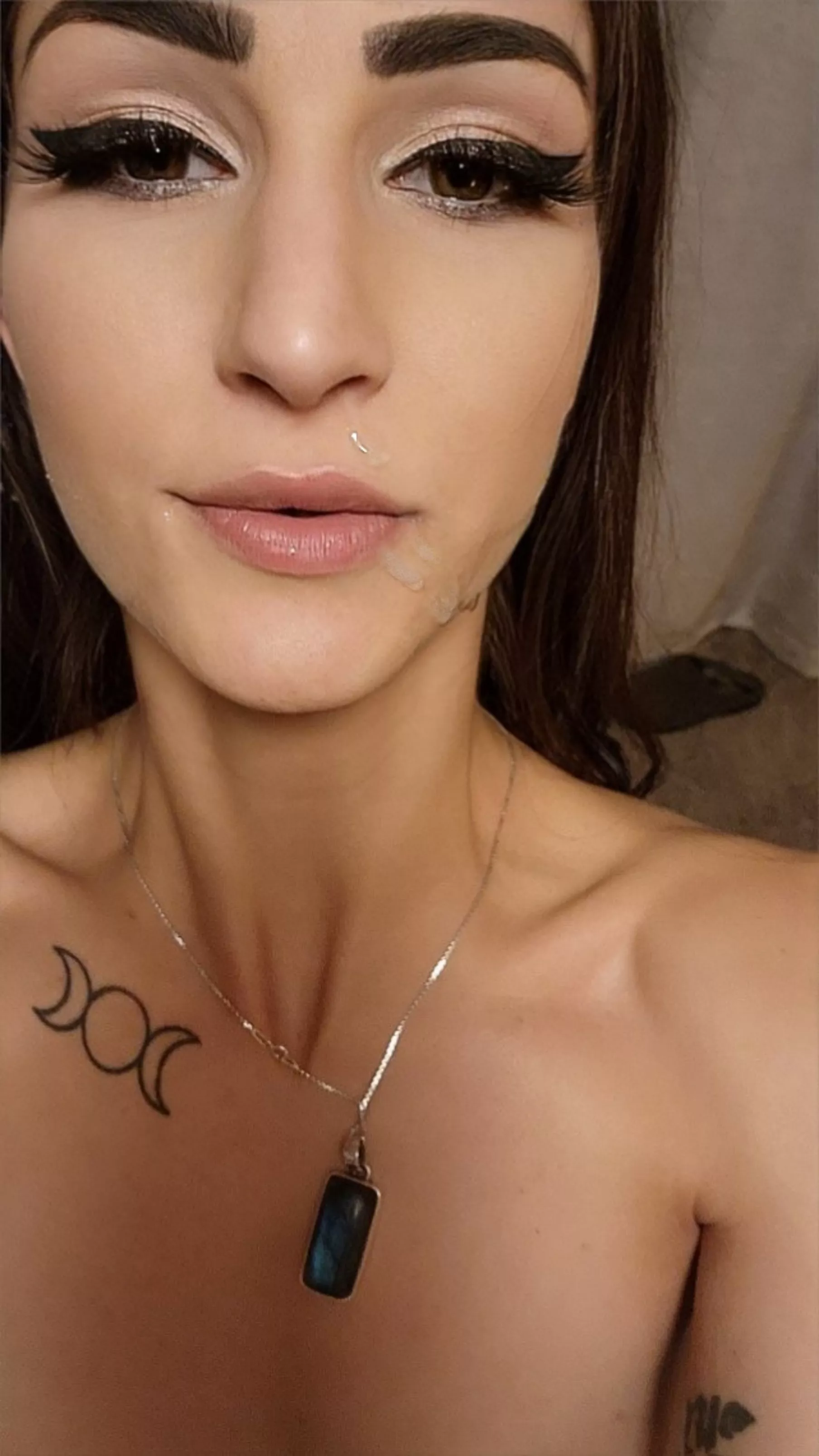 I think I wear it nicely 😇 posted by AuspiciousKiwi