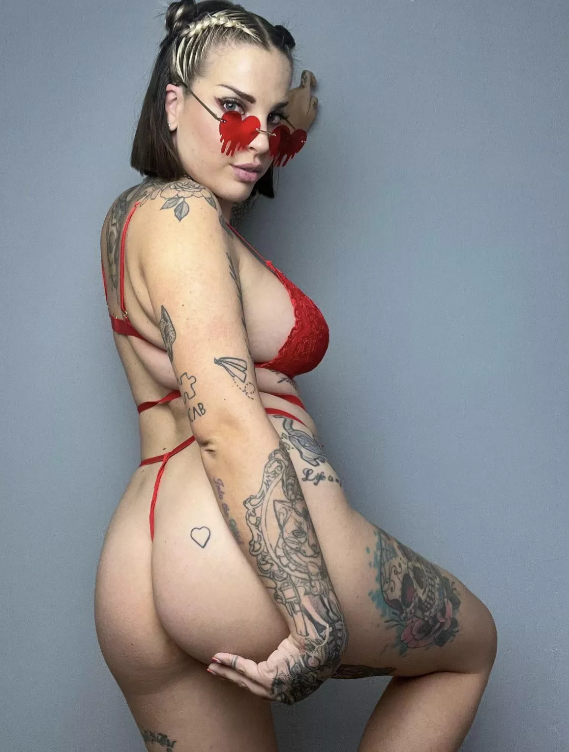 I wanna make someone hard tonight posted by ottaviia