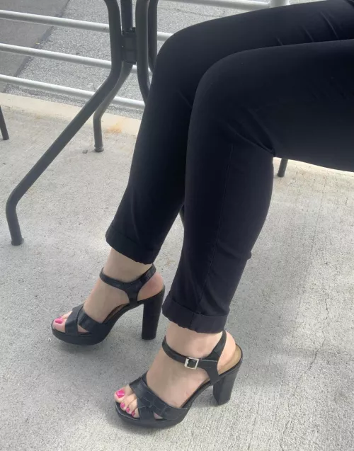 I’m 19 and love dressing cute to class, do you like my style? by starsodreamy