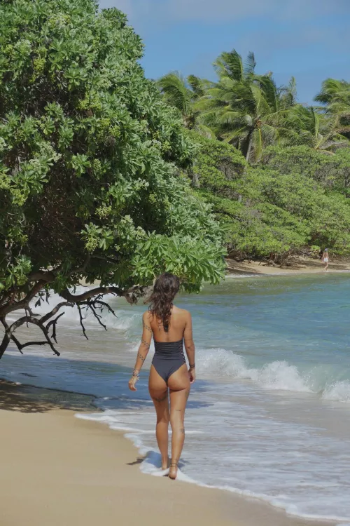 Just going for a lil beach walk by MedusaLuna9