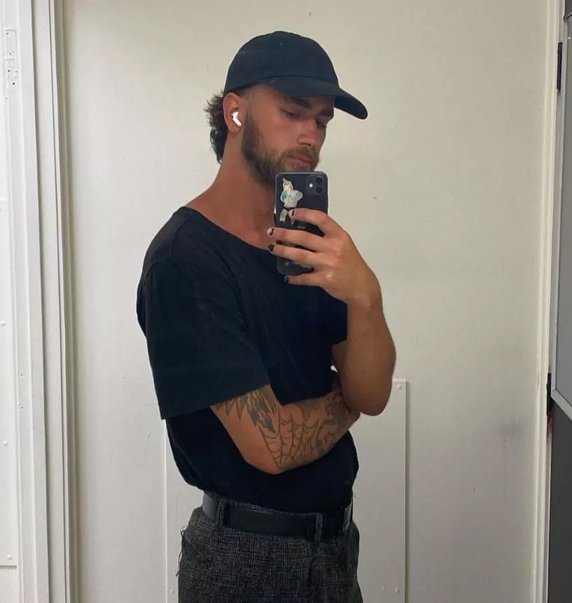 layleroux on snap, lesss get dirty posted by WriterBeginning9491