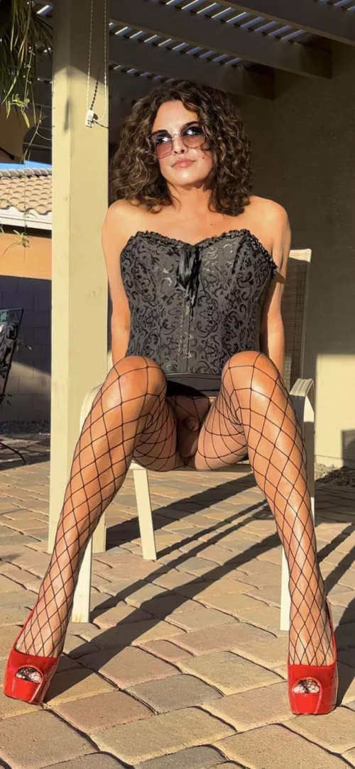 Let me wrap my legs around you 💜 by dawn_simpsoncd