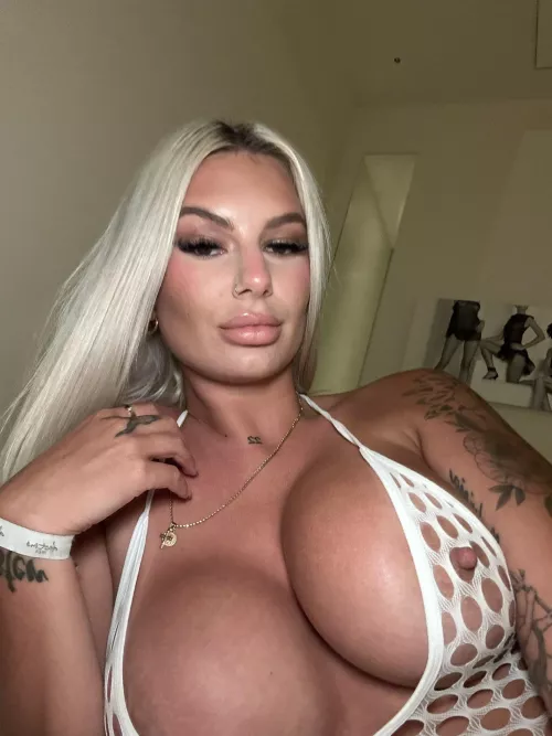 Look, tbh I’m just horny lol by Sambeezi3