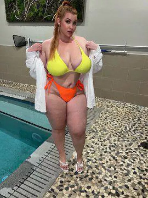 Most guys think I’m fat, but I think I’m just curvy in the right places by Amouredelavie1