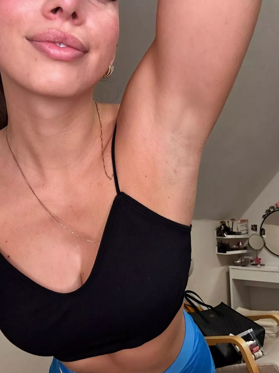 my type is guys who lick armpit on the first date posted by GapingDuchessss