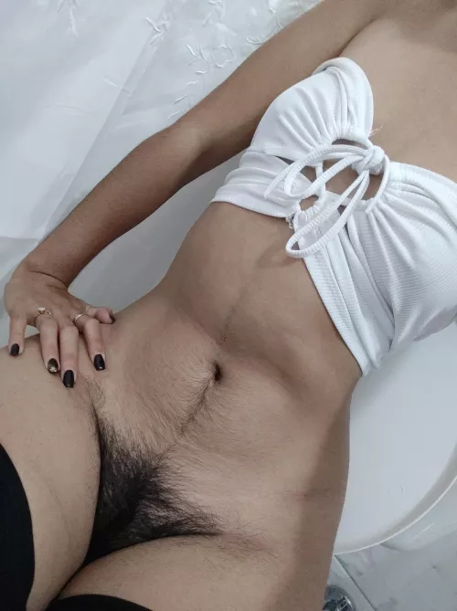 Put the FIRST 3 WORDS that come to mind when you see how HAIRY I am ;) by cami_goddess