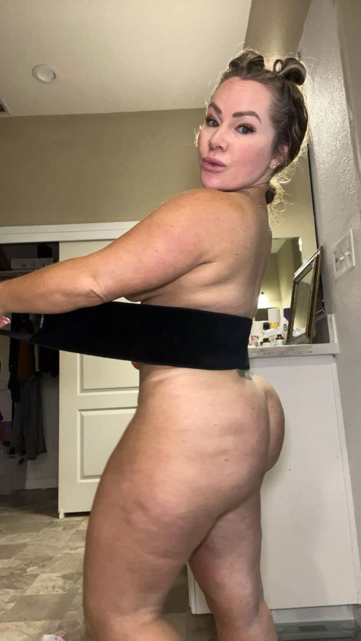 Self tan with me, can you get my back? posted by ImNotYourAverageMom