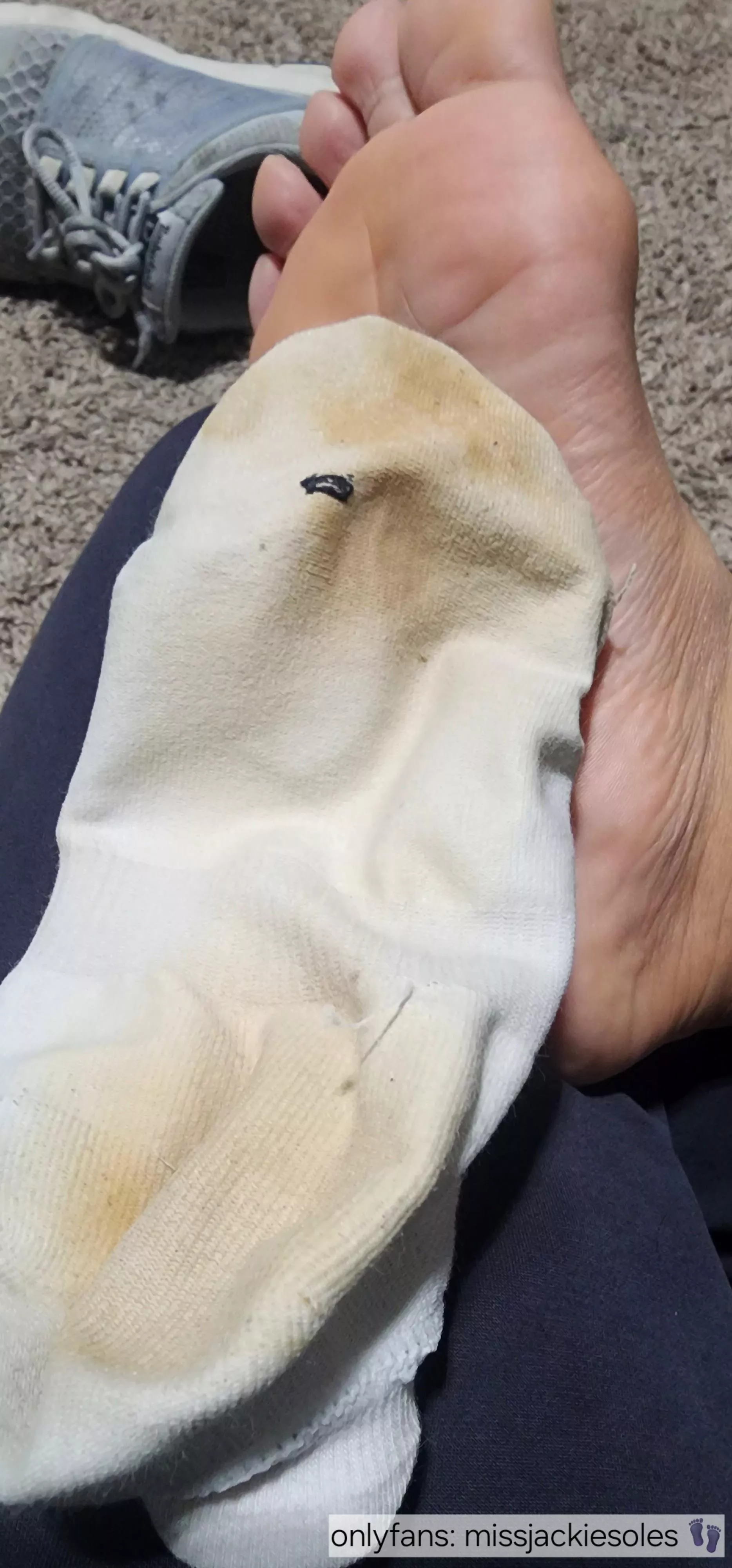 Sweaty gym socks😋 posted by MissJackieSoles