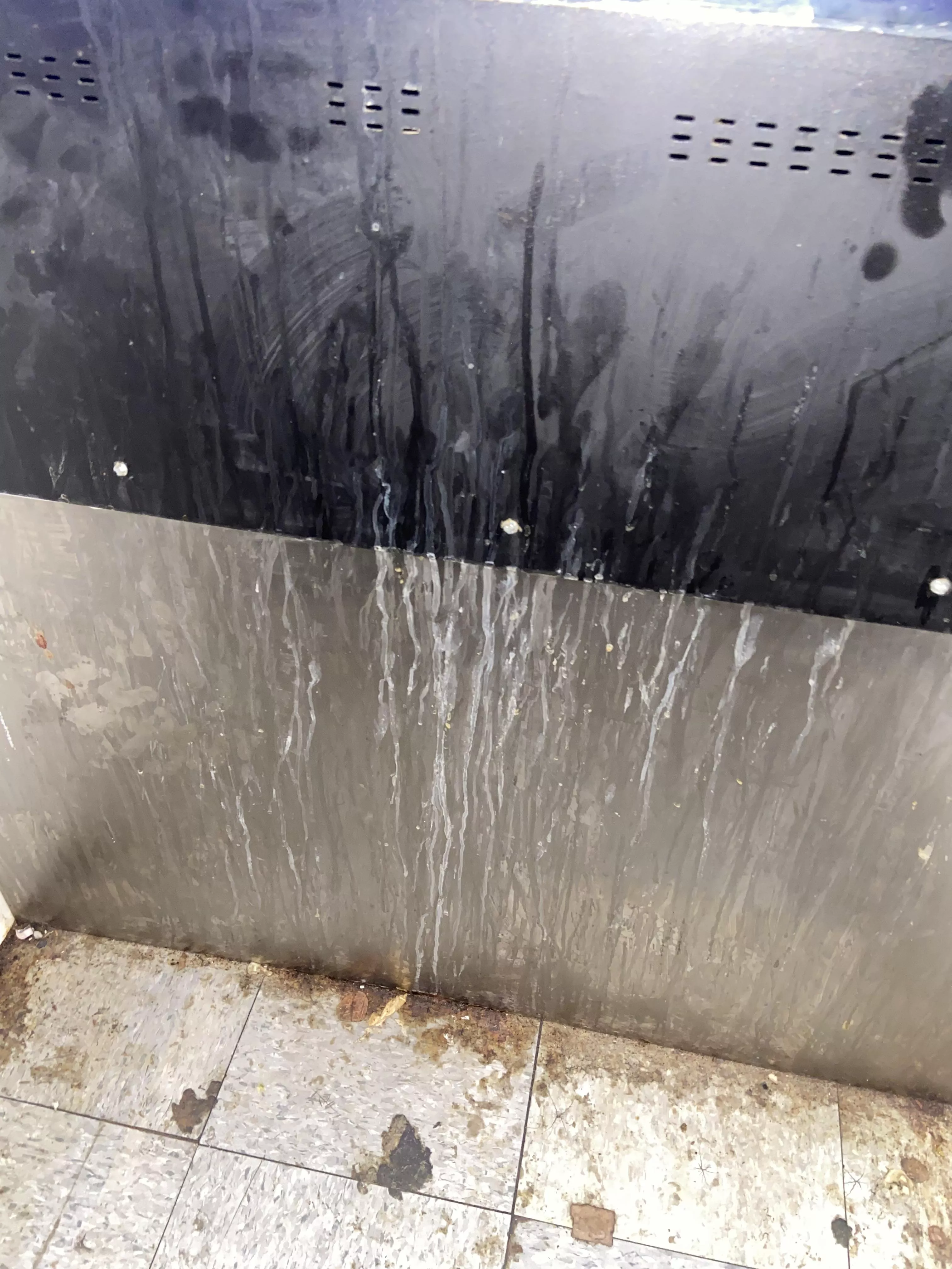 The wall at my local arcade posted by Exx777xxxE