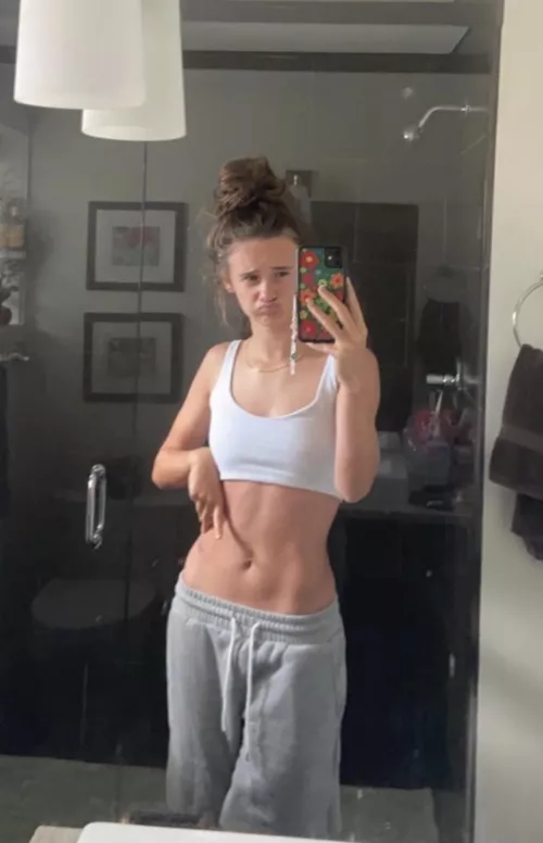 18y/o and petite ;) by Accurate-Wrangler-21