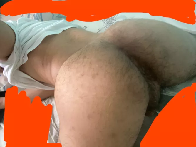 (24) its almost the weekend 😩 home alone and 😋 by sammyyyass