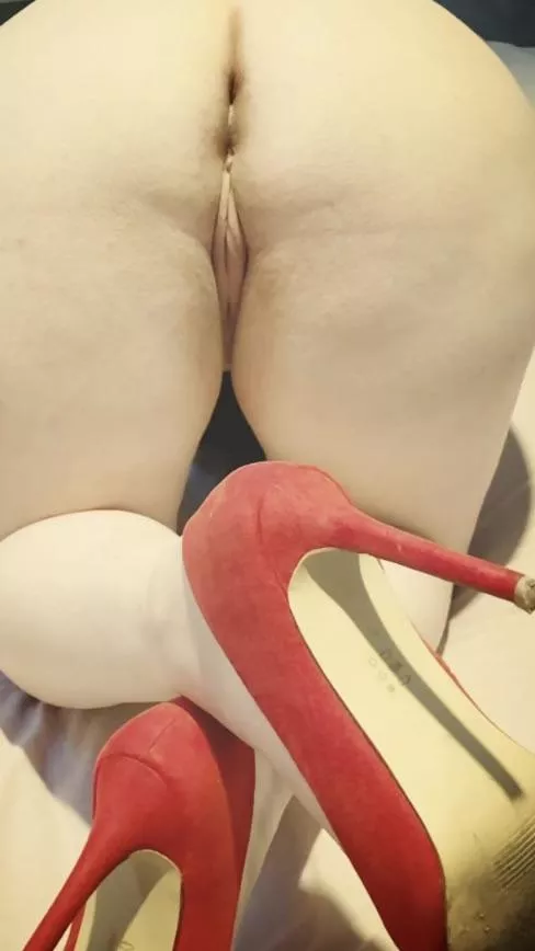 40F I like to leave my heels on posted by danielann2003