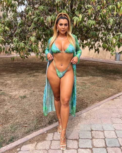 6[f]t but I’ll still wear heels by PrincessSuccess