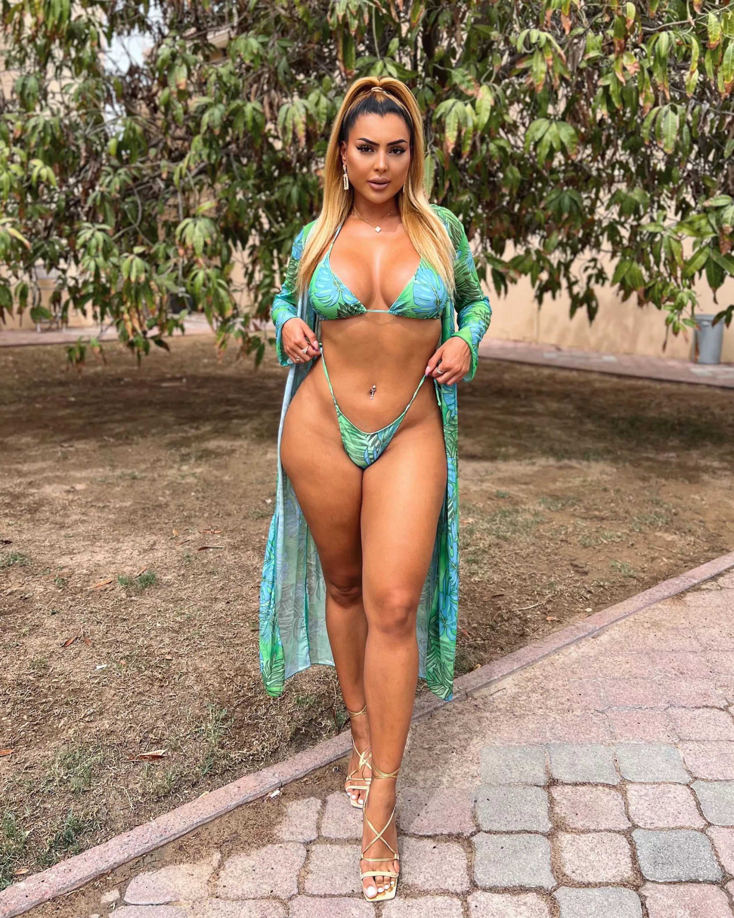 6[f]t but I’ll still wear heels posted by PrincessSuccess