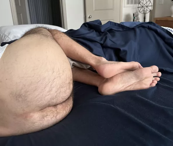 Ass and soles by Chavez2023