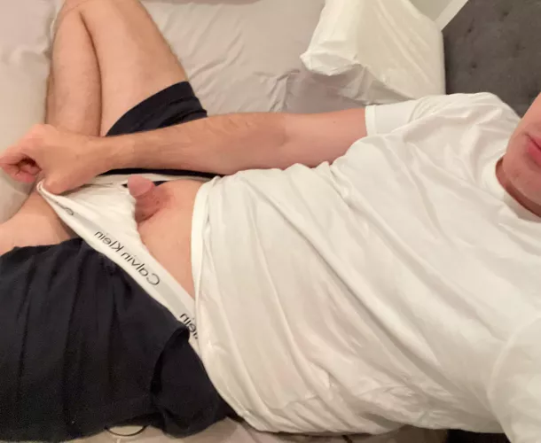 Been told I’m too small to fuck pussy or boy holes by Snoo_27369