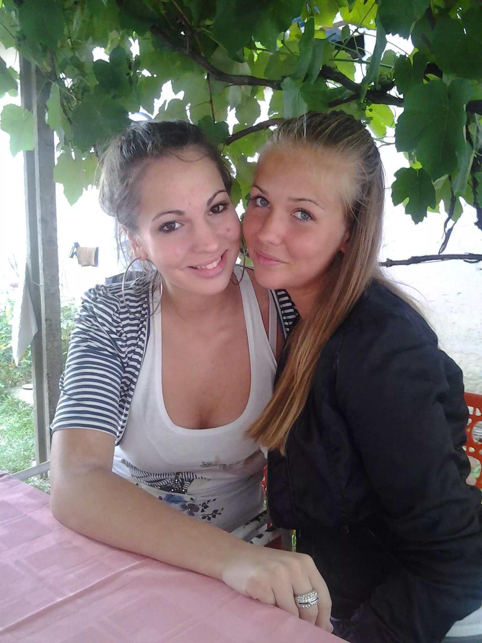 Brunette (left) or blonde (right)? posted by minkoil81