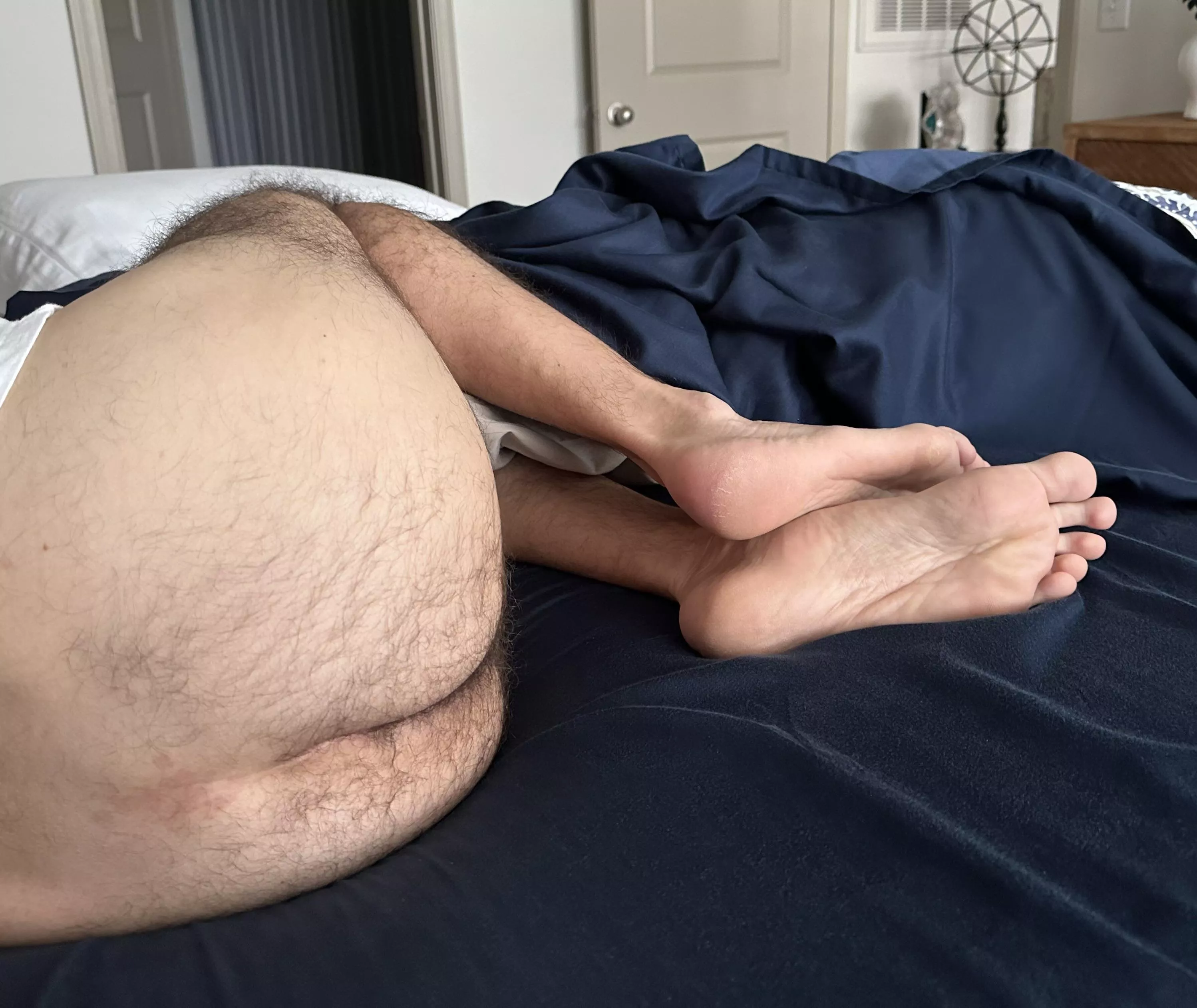 Dad ass and soles posted by Chavez2023