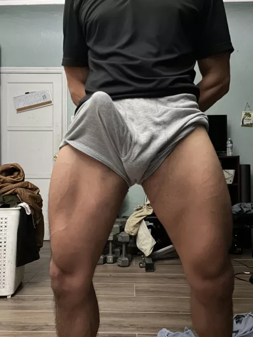 Do you prefer when I don’t use hands? by AdonisFit69