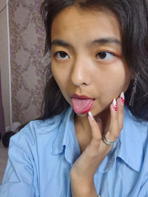 Do you want to cum on my face? by PetiteSexyAngel