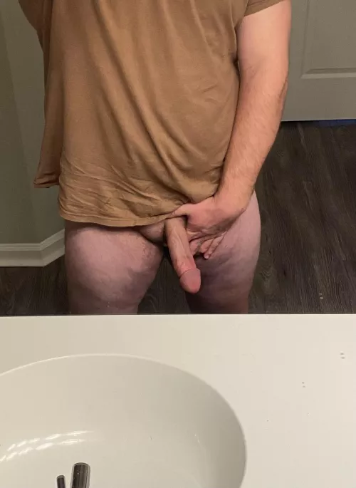 Get on your knees and let me fill your throat with seamen😜 by justhere4noods2