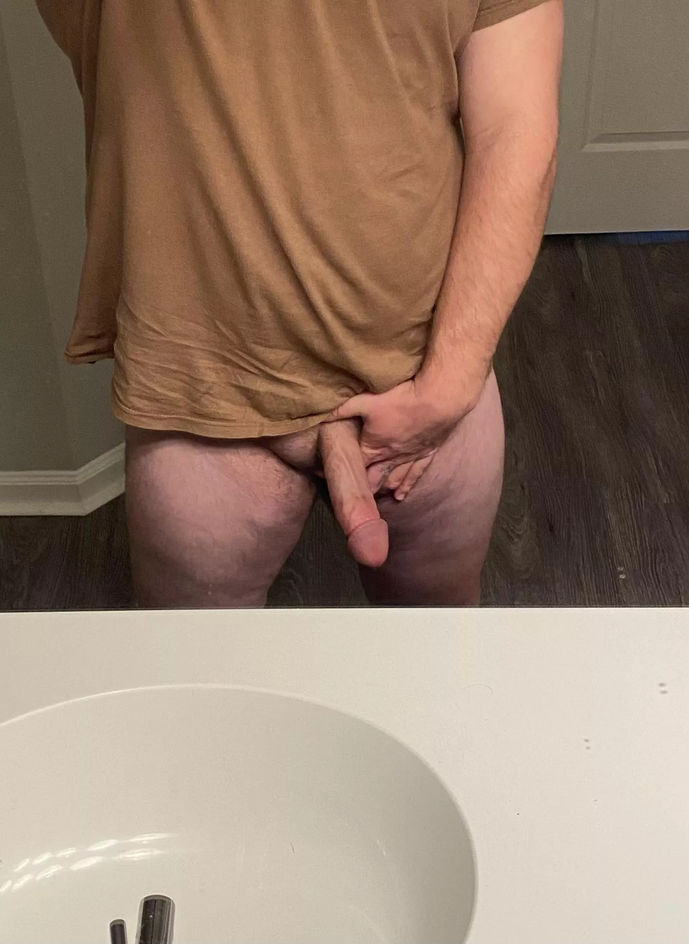 Get on your knees and let me fill your throat with seamen😜 posted by justhere4noods2