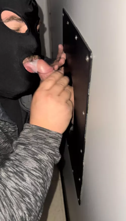 Glory hole cumslut by onlyking0455