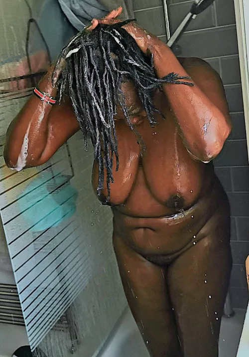 How do I look? by mrcarptastic