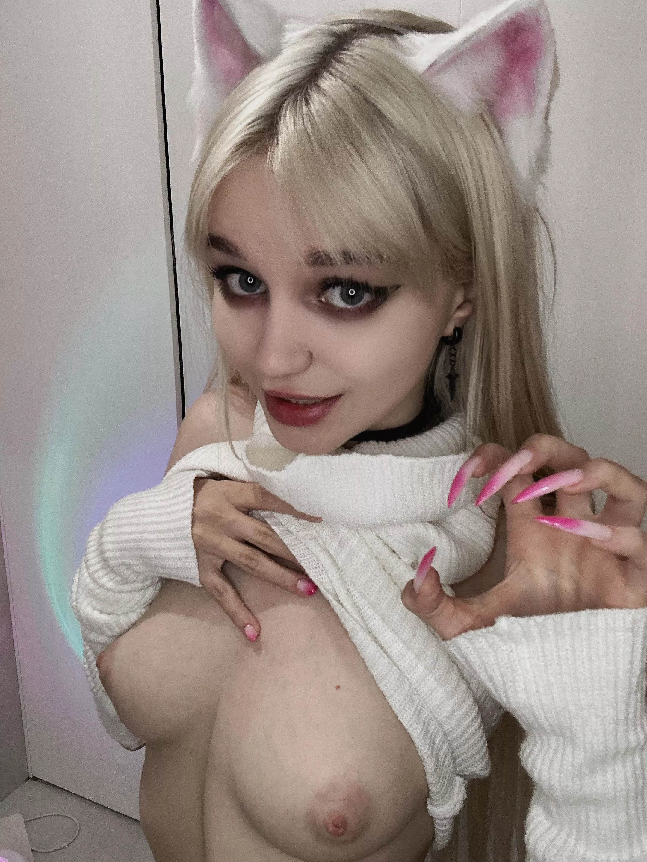 I think they'd look better in your hands~ posted by embarrassedapologise