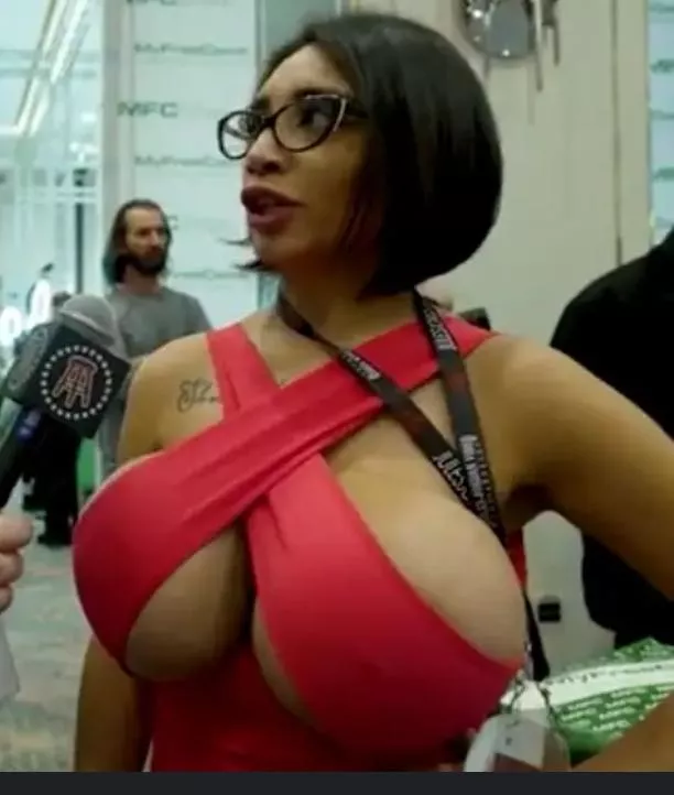 I've looked for awhile now, and I figured you could help me! Who is this? posted by Darth_Darthius