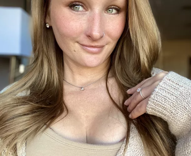 Just your average milf nextdoor. 41/f by Miss_Hornay