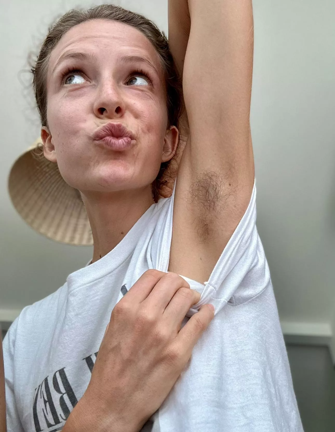 Me and my (still growing) hairy pits posted by lulusdreamz