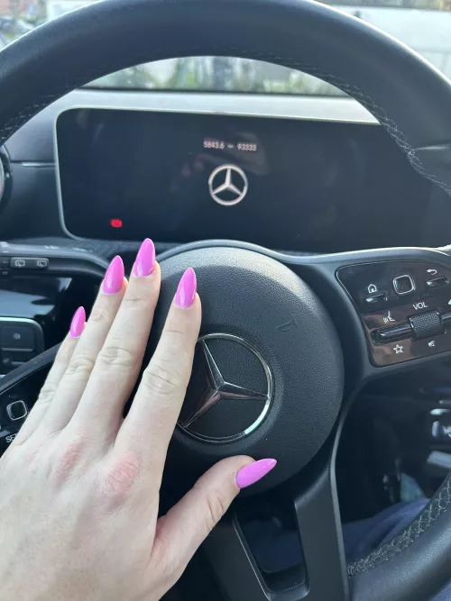 Mercedes and nails by jpetit01