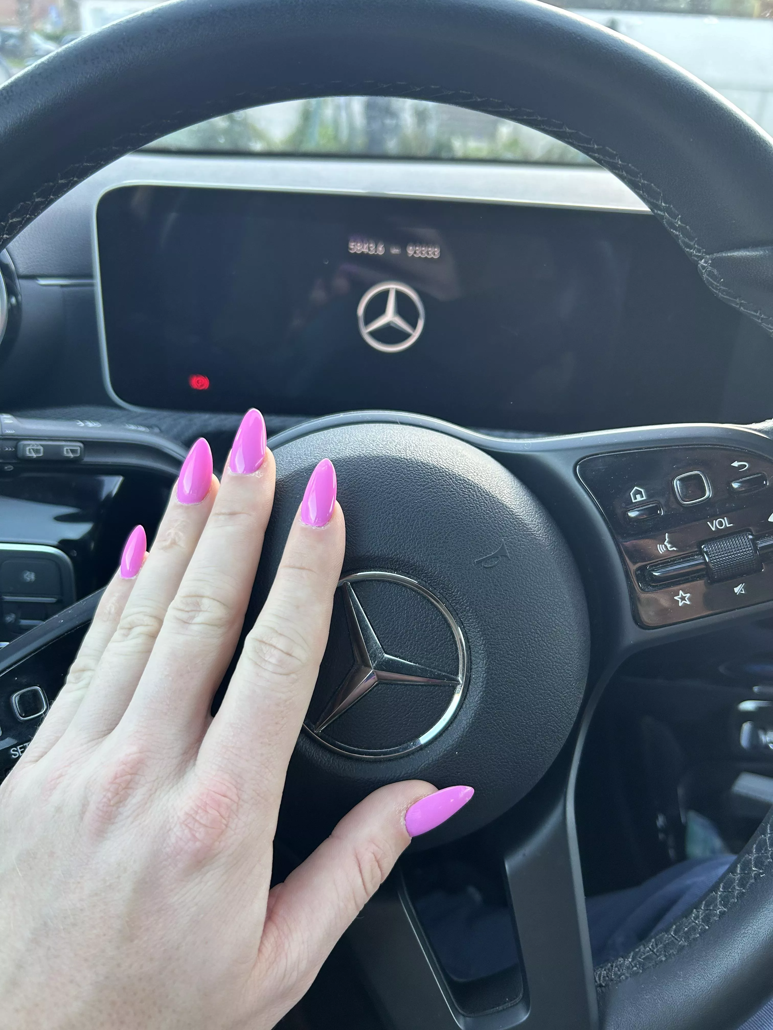 Mercedes and nails posted by jpetit01