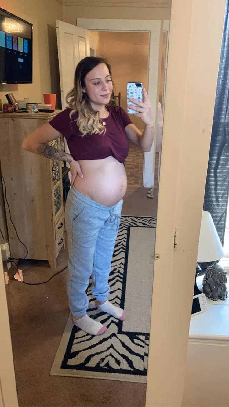 Pregnant me 🤰🏼 posted by Momma-pregnant