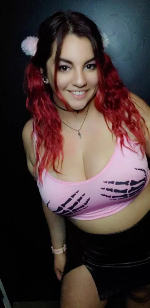 Pretty, edgy, horny and sweet - that's who you'll see on @sugar_bellz420 by SugarBellz