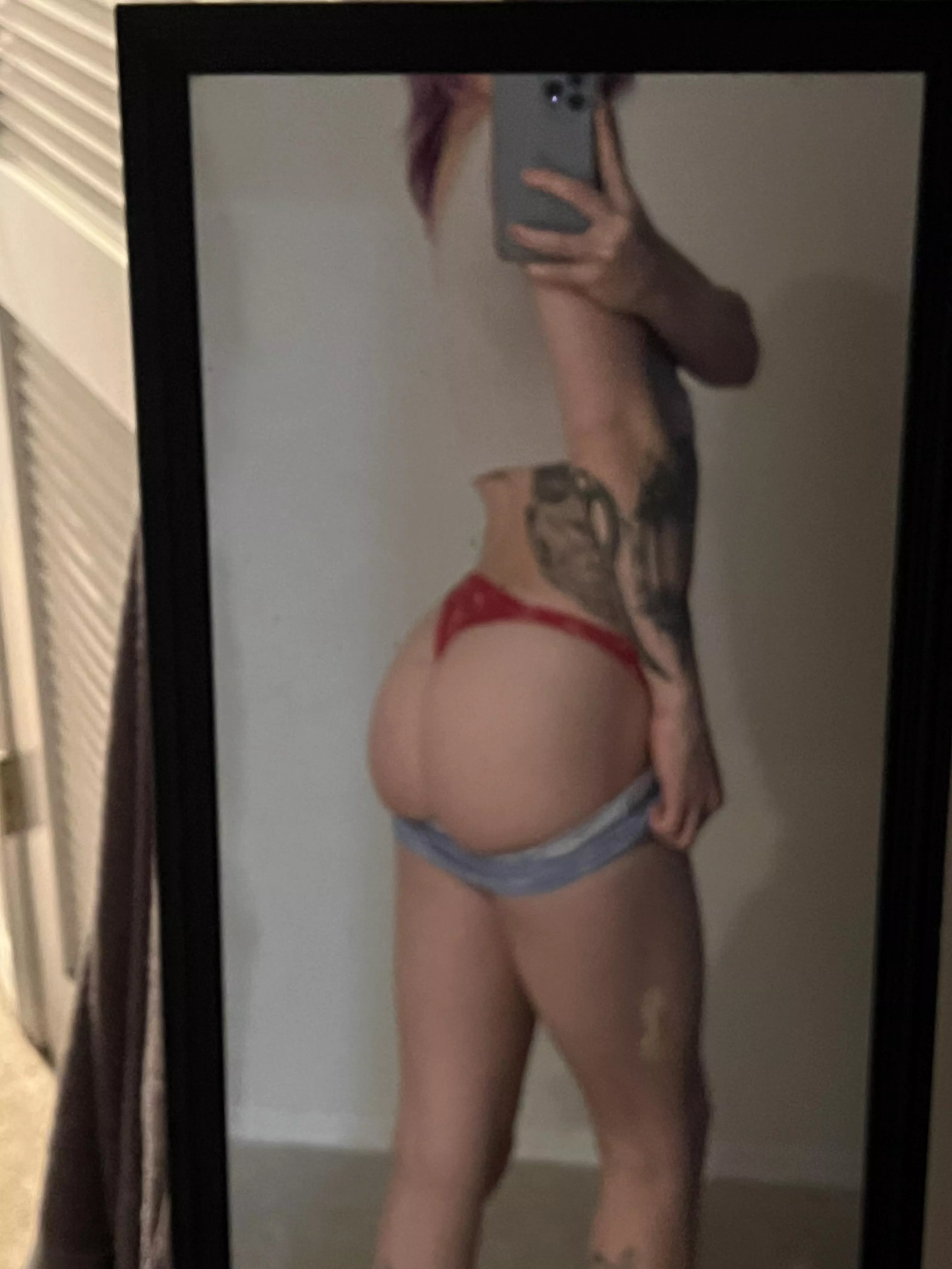 someone gimme a wedgie posted by randapanda423