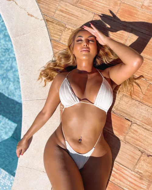 This bikini really accentuates my shape by PrincessSuccess