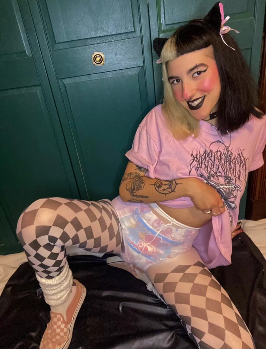 Tights & baggy band shirts are my fav thing to wear ... just don't follow me up the stairs ;) posted by deathcorediva