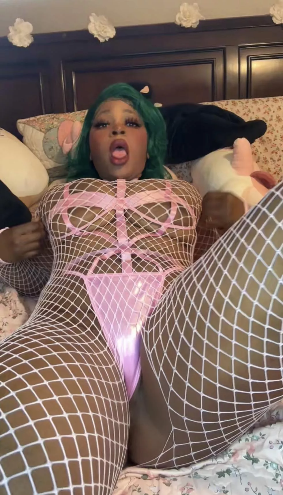 Use your mouth to take my panties off posted by Juliette1567