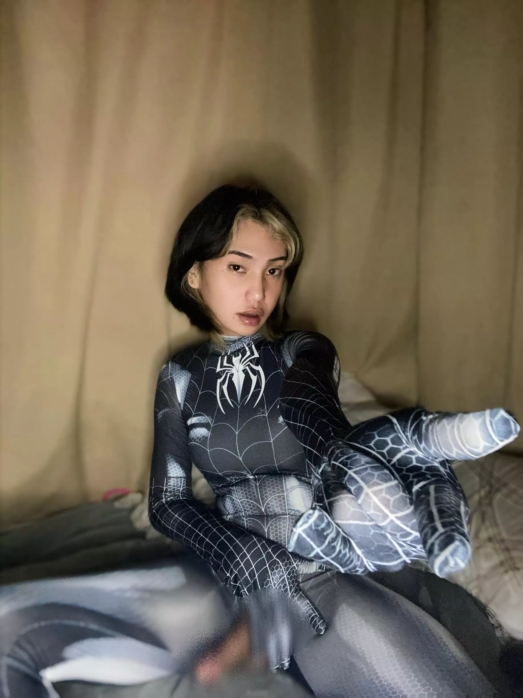 Venom hahahahahaha do i look cute with my costume 🕸️🕷️💞 posted by Sidebaemwa