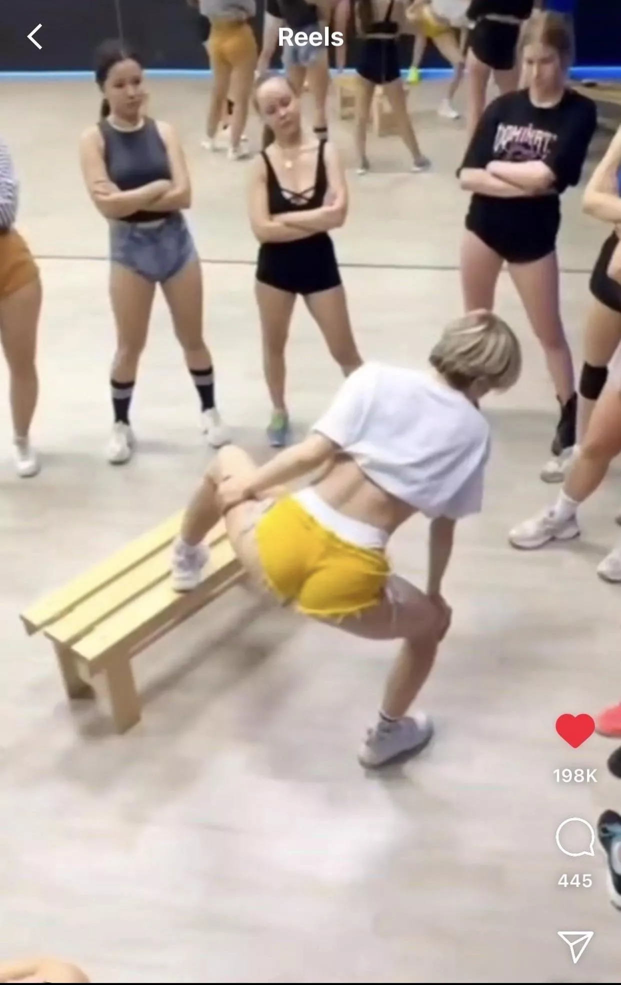 Who is she? Her@? posted by juliana_123