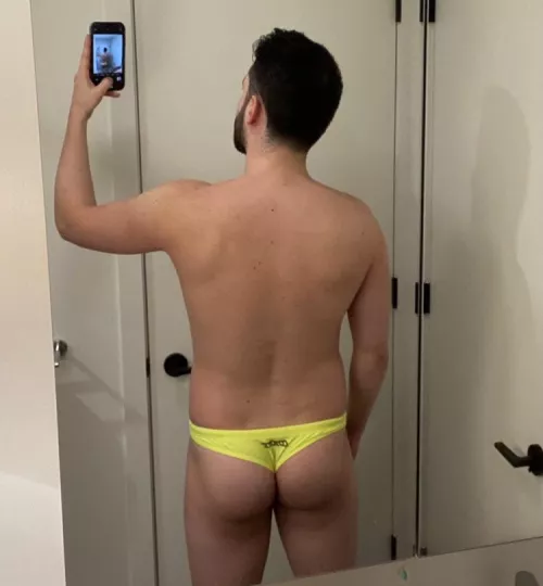 Who’s up for a little swim? 💦 by jeandubois44