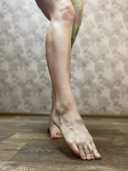 would you like to enjoy the touch of my legs by aberrantchateura