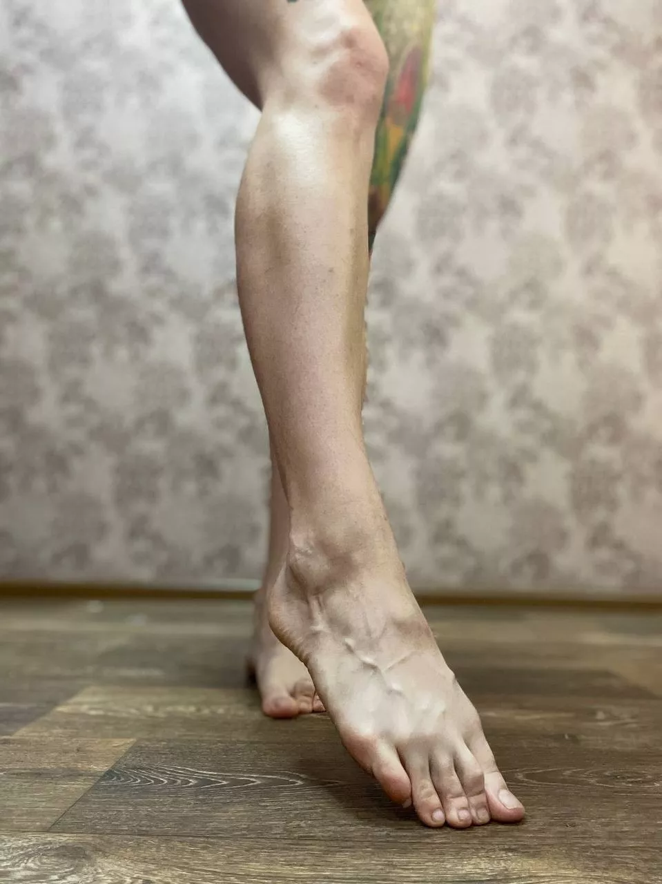 would you like to enjoy the touch of my legs posted by aberrantchateura