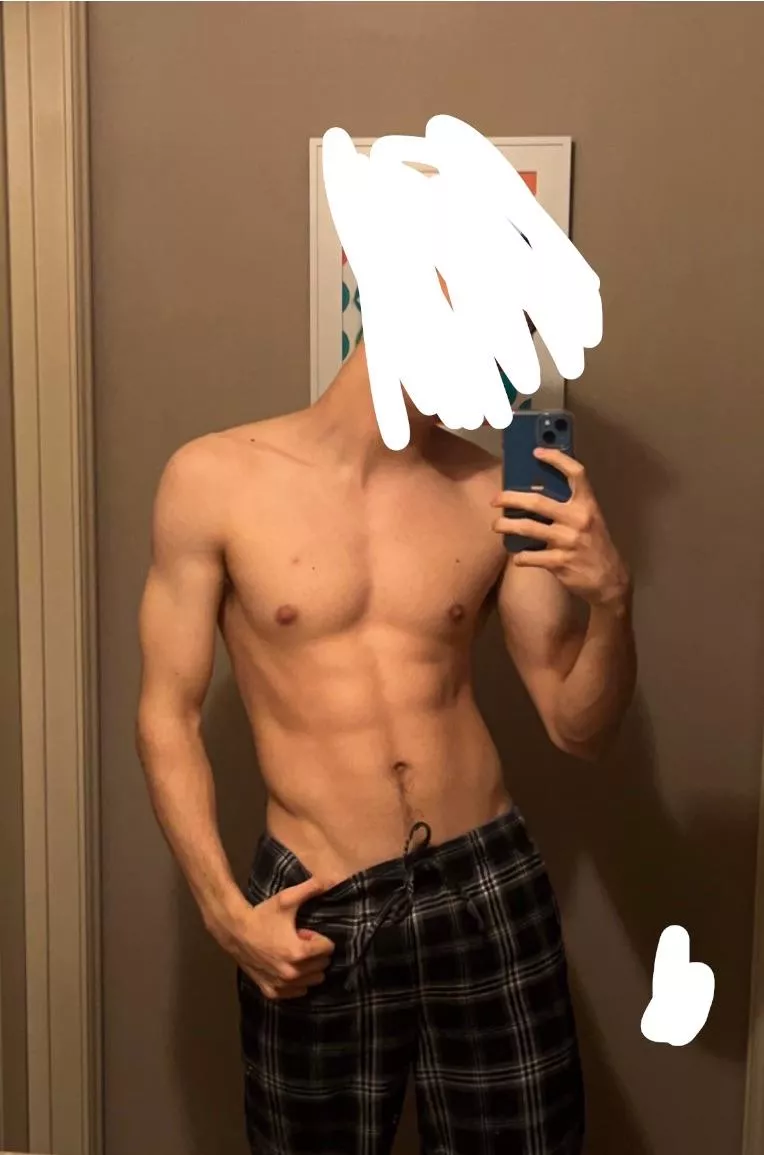 19 m jock with a bubble butt. Any doms wanna use and degrade me? Snap: anonjock8 posted by Elegant-Clothes4562